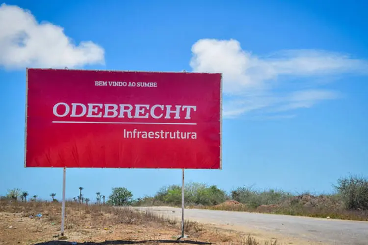 
	Placa da Odebrecht em Cuanza Sul, Angola
 (jbdodane/Flickr/Creative Commons)