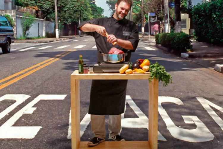 Jimmy McManis, do Ogrostronomia: sucesso com a ideia de que cozinhar é simples e não exige a parafernália utilizada pelos chefs de renome
 (Marcelo Stapafora e Marcelo Calenda)