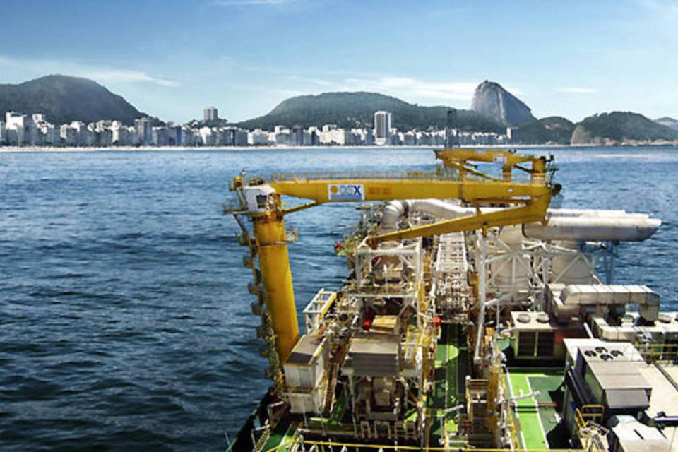 Petróleo sobe e encerra no maior nível desde setembro