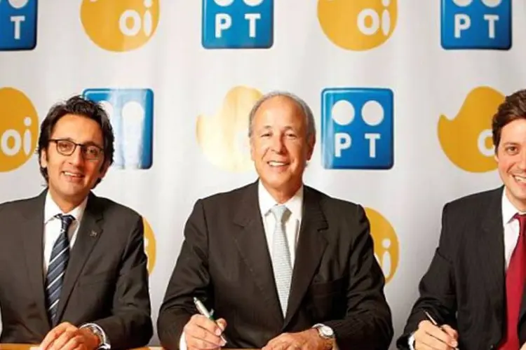 Zeinal Bava, presidente executivo da Portugal Telecom; Otávio Azevedo, presidente do Grupo Andrade Gutierrez e Pedro Jereissati, vice-presidente do Grupo Jereissati Participações, assinam a parceria