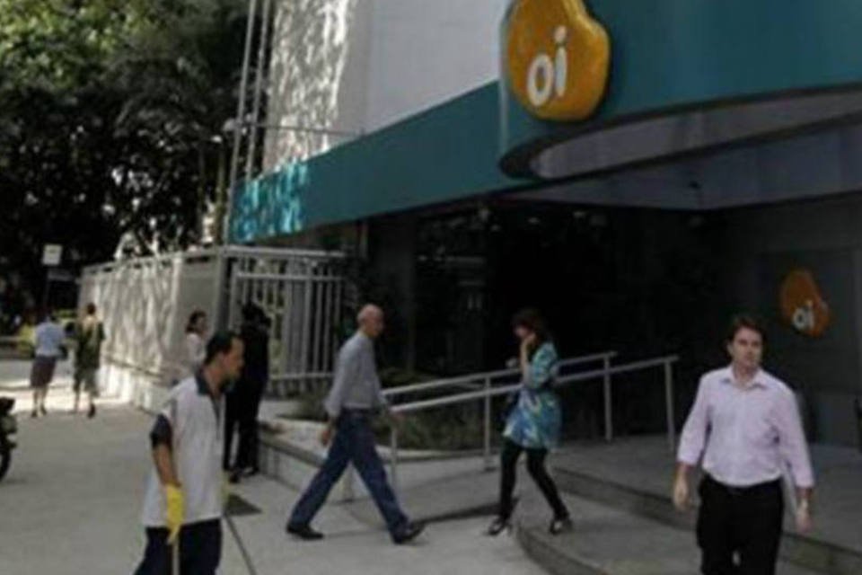 Portugal Telecom negocia fatia de brasileiros na Oi