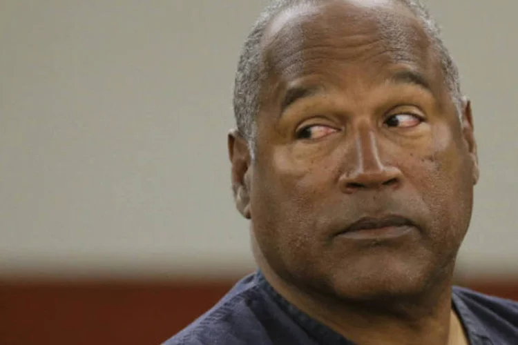 O ex-jogador de futebol americano, O.J. Simpson, durante julgamento em tribunal de Las Vegas (REUTERS/Julie Jacobson)