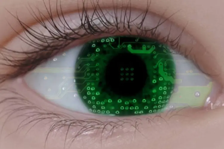 Olho humano com circuitos de tecnologia (SXC.Hu)