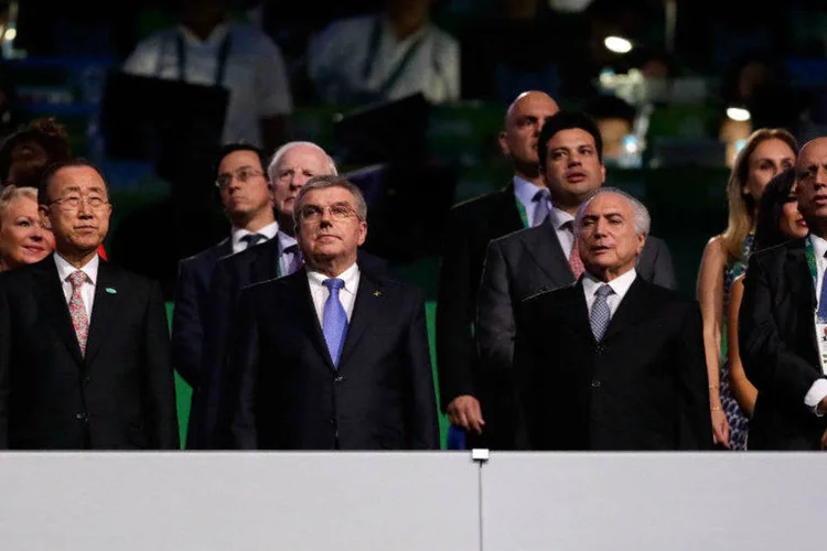 
	O presidente interino, Michel Temer, o secret&aacute;rio-geral da ONU, Ban Ki-Moon, e outras lideran&ccedil;as na abertura das Olimp&iacute;adas do Rio, no est&aacute;dio do Maracan&atilde;.
 (Jamie Squire/Getty Images)