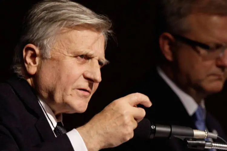 
	Olli Rehn em confer&ecirc;ncia de imprensa: comiss&aacute;rio defende mais cortes apesar do FMI ter reconhecido que a redu&ccedil;&atilde;o de custos pode afogar as economias
 (Chung Sung-Jun/Getty Images)