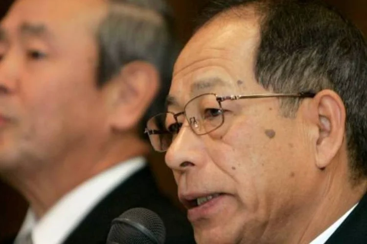 
	&quot;Toda a responsabilidade recai sobre mim e sinto muito por ter causado problemas para nossos parceiros comerciais&quot;, disse o ex-presidente Tsuyoshi Kikukawa
 (Yuriko Nakao/Reuters)