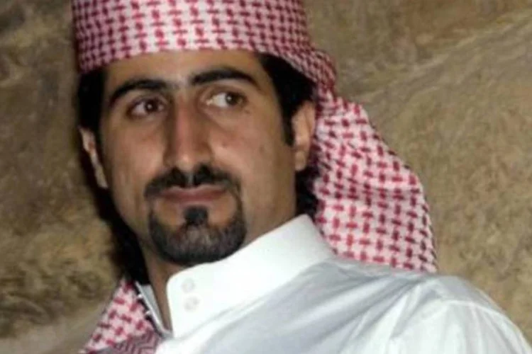 Omar bin Laden: Omar bin Laden e sua esposa chegaram neste sábado do Catar (Claude Stemmelin/AFP)