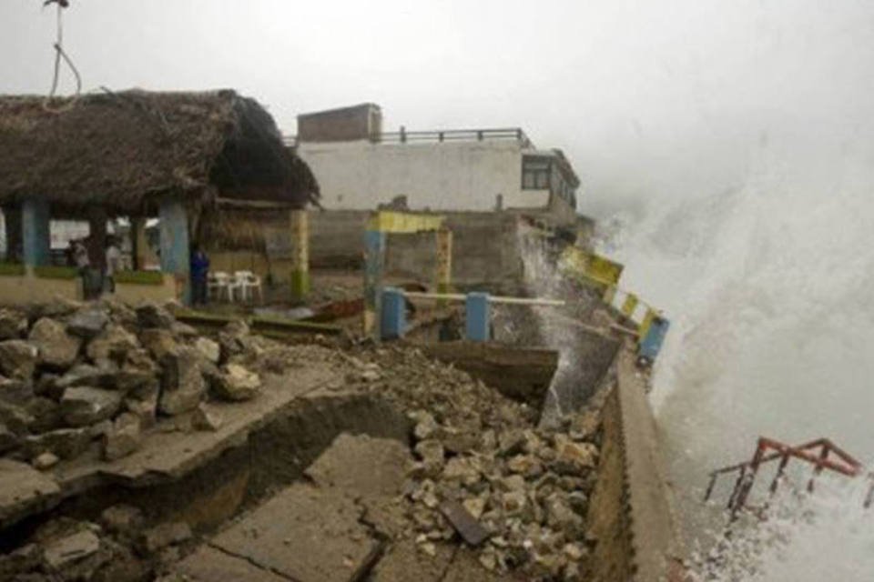 Tempestade tropical "Ernesto" se aproxima de México e Caribe