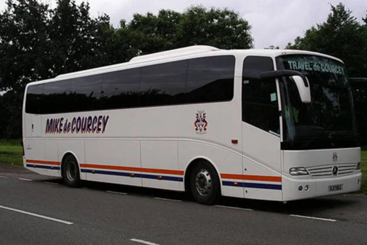 
	&Ocirc;nibus de viagem: as empresas que operam nos tr&ecirc;s terminais de SP j&aacute; reservaram &ocirc;nibus extras para os destinos mais procurados e podem disponibilizar mais se for necess&aacute;rio
 (Snowmanradio/Wikimedia Commons)