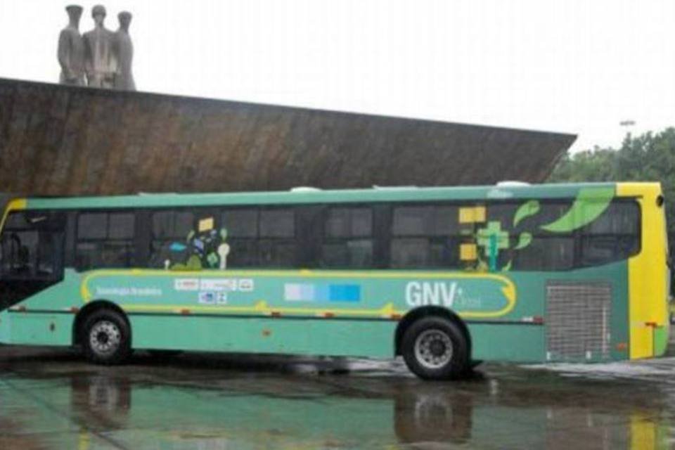 Rio lança primeiro ônibus flex GNV+Diesel do país