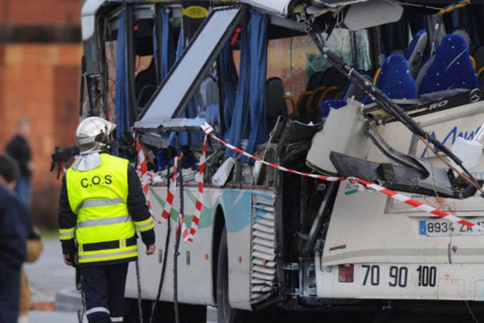 Acidente com ônibus escolar mata 6 adolescentes na França