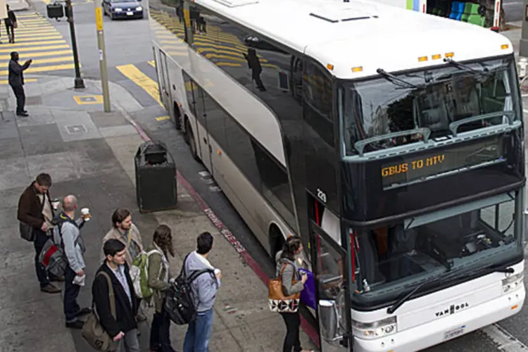 Ônibus do Google que leva seus funcionários até a sede em Mountrain View (David Paul Morris/Bloomberg)