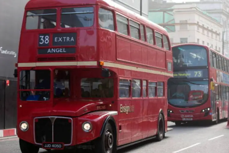 Ônibus de Londres: ônibus transportaram munição, soldados e até pombos-correios (Getty Images)