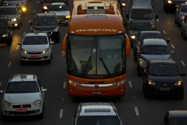 
	&Ocirc;nibus em meio a um congestionamento na avenida 23 de Mar&ccedil;o, na zona sul de S&atilde;o Paulo
 (Dado Galdieri/Bloomberg)