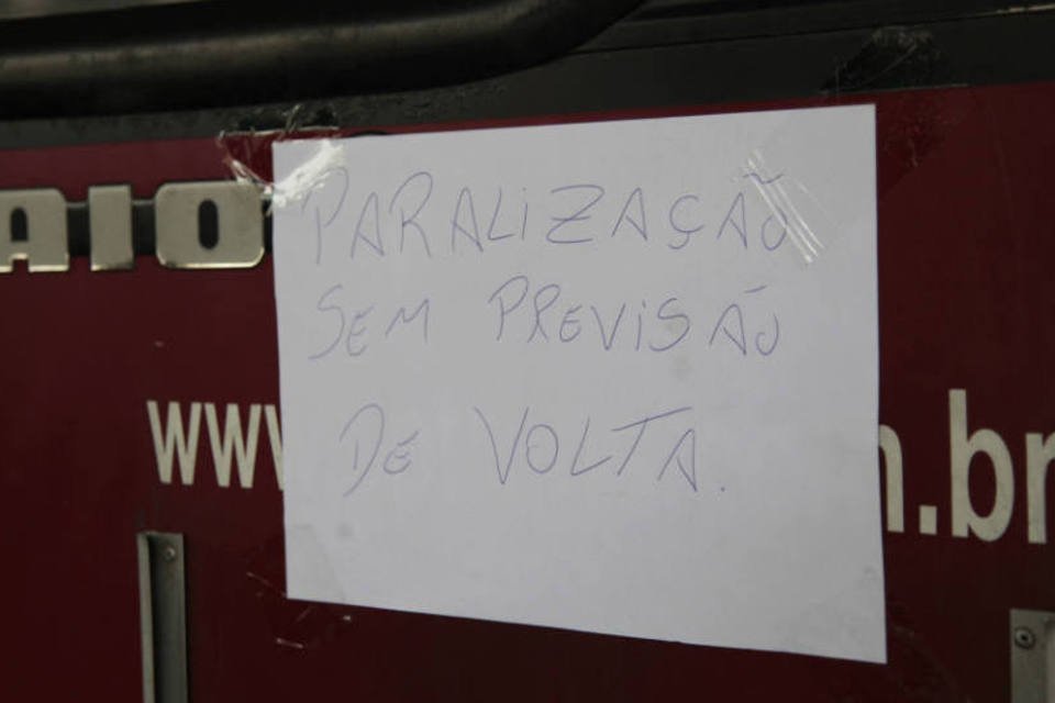 Paralisação de ônibus afeta 1 milhão em SP