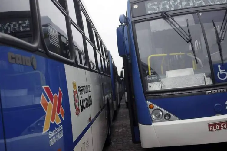 
	&Ocirc;nibus em S&atilde;o Paulo: o destaque ficou para o grupo Transportes, em meio ao reajuste de pre&ccedil;os, com alta de 4,15%
 (Nacho Doce/Reuters)