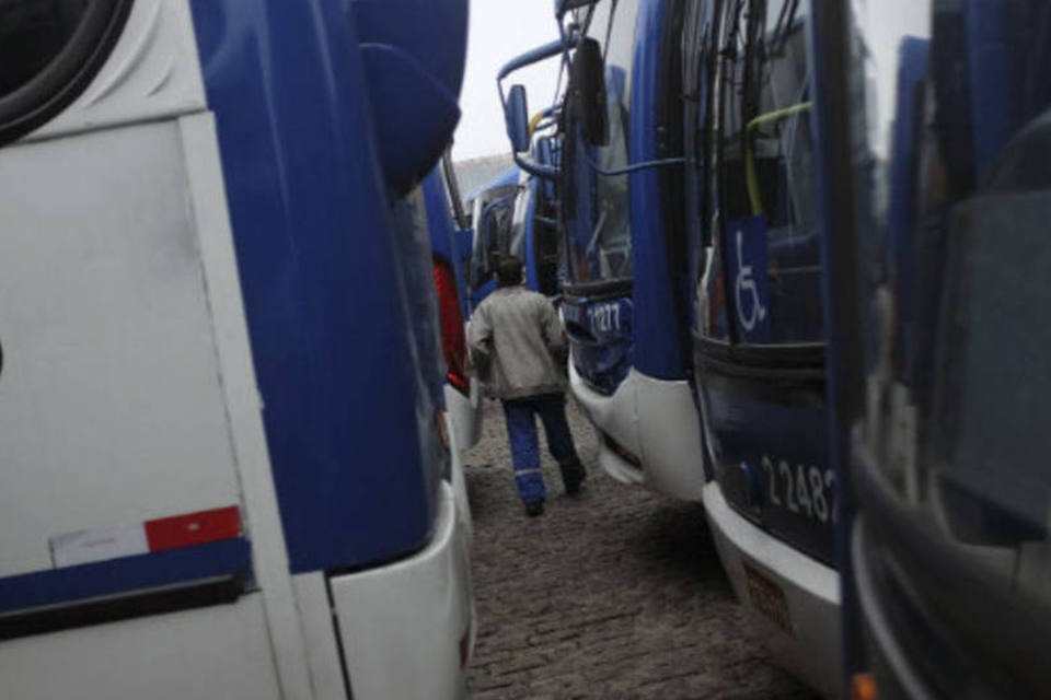 Empresas paralisadas detêm 62% da frota de ônibus em SP