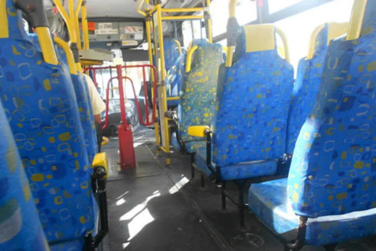 
	A previs&atilde;o era que a tarifa passasse de R$ 2,75 para R$ 2,90 em janeiro, mas as empresas de &ocirc;nibus urbano aceitaram manter o pre&ccedil;o por mais alguns meses
 (Wikimedia Commons)
