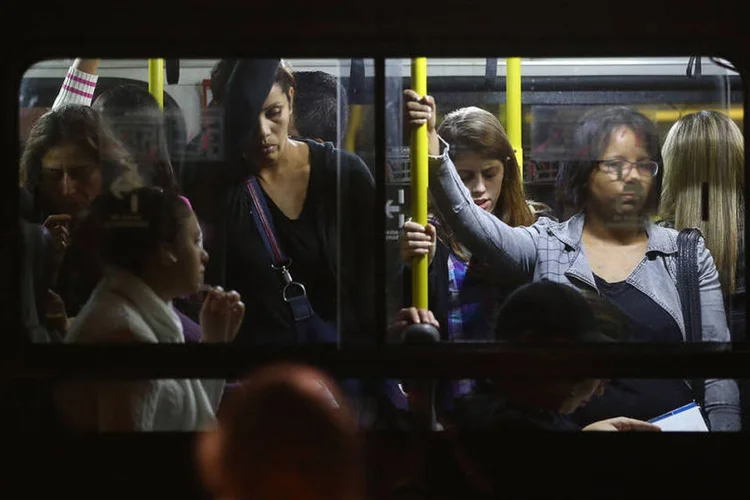 
	&Ocirc;nibus em S&atilde;o Paulo: segundo o BB, atualmente, 94% dos embarques realizados nos &ocirc;nibus na capital s&atilde;o pagos com Bilhete &Uacute;nico.
 (Mario Tama/Getty Images)