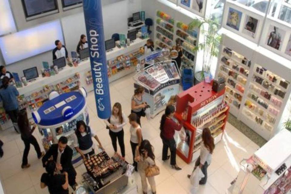 Rede de farmácias CVS volta às compras no País