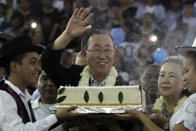 Ban Ki-moon comemora os seus 70 anos durante cerimônia em El Torno, perto de Santa Cruz de la Sierra (David Mercado/Reuters)