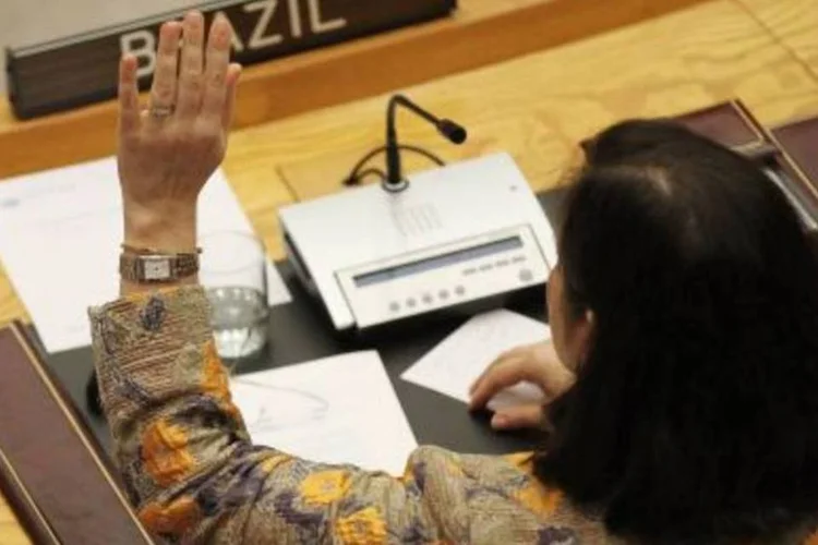Embaixadora do Brasil na ONU, Maria Ribeiro Viotti, vota contra as sanções ao Irã.  (.)
