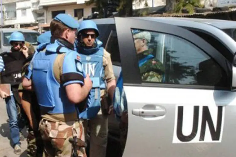 
	Observadores da ONU na S&iacute;ria: &nbsp;investigadores haviam dito anteriormente que combatentes estrangeiros de mais de 10 pa&iacute;ses apoiam os rebeldes s&iacute;rios
 (AFP)