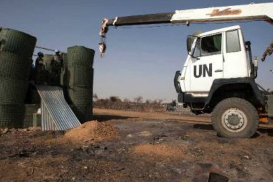 Sudão desbloqueia cargas de alimentos para Darfur