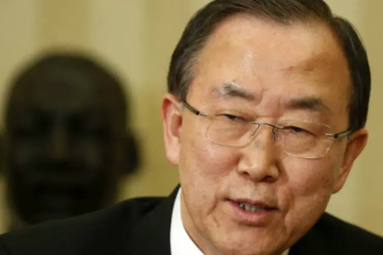 
	Ban Ki-moon:&nbsp;hoje o secret&aacute;rio-geral da ONU pediu ao Conselho de Seguran&ccedil;a que assuma sua responsabilidade e adote uma a&ccedil;&atilde;o&nbsp;&quot;firme&quot;&nbsp;para responder &agrave; crise s&iacute;ria atrav&eacute;s de uma resolu&ccedil;&atilde;o&nbsp;&quot;vinculativa&quot;
 (REUTERS/Larry Downing)