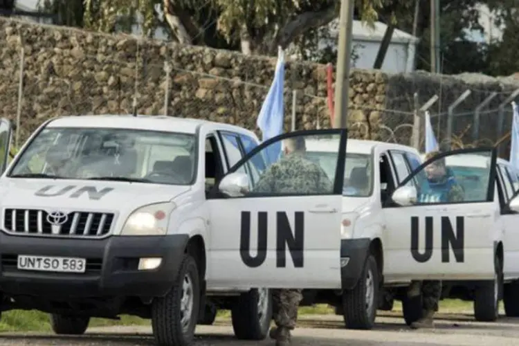 Carros da Força das Nações Unidas de Observação de Separação nas colinas de Golã (AFP / Jack Guez)