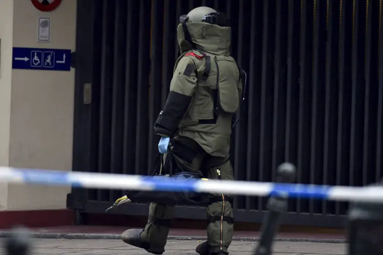 
	Terroristas: encontraram &quot;tr&ecirc;s colete feitos &agrave; m&atilde;o que poderiam ter sido utilizados para transportar explosivos&quot;
 (Eric Vidal / Reuters)