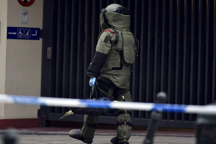 
	Opera&ccedil;&atilde;o da pol&iacute;cia belga: Salah Abdeslam, um dos homens-bomba de Paris, &eacute; procurado pela pol&iacute;cia francesa
 (Eric Vidal / Reuters)