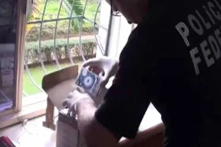Polícia Federal cumpriu mandatos de prisão e apreensão em Curitiba (Divulgação)