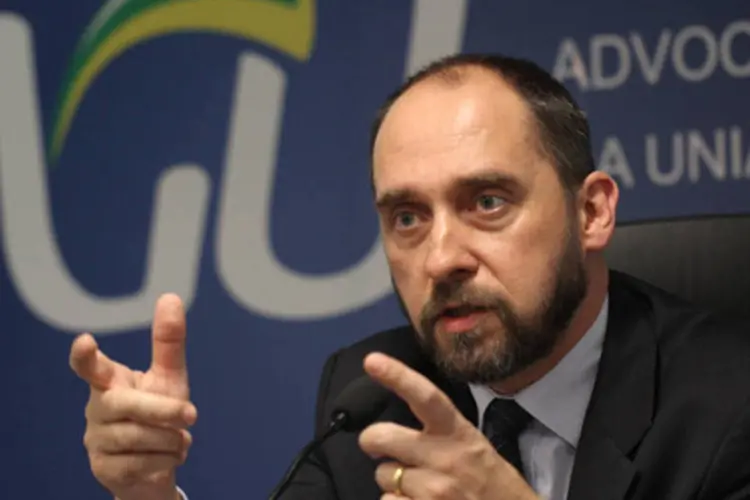 
	Lu&iacute;s In&aacute;cio Adams: &quot;N&oacute;s precisamos garantir no Brasil, especialmente neste momento, uma estabilidade jur&iacute;dica, uma estabilidade fiscal, uma estabilidade econ&ocirc;mica&quot;
 (Fabio Rodrigues Pozzebom/ABr)
