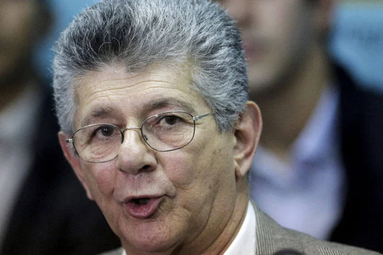 
	O novo presidente do Congresso, Henry Ramos Allup: ele disse que Maduro deveria avaliar a possibilidade de renunciar
 (REUTERS/Marco Bello)