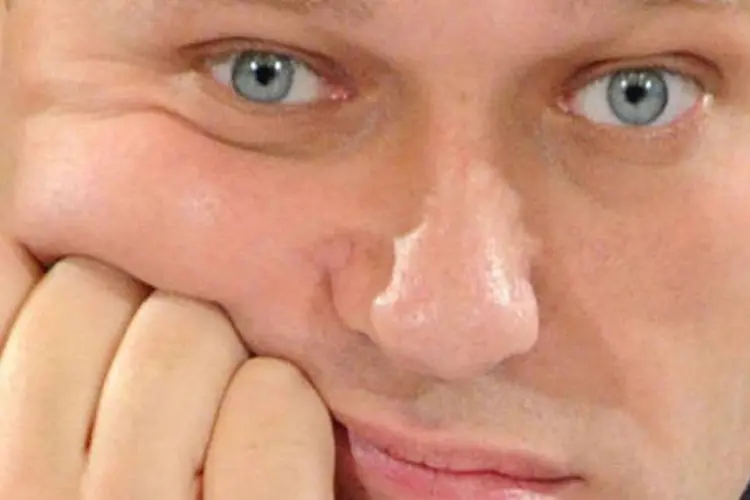 
	O opositor Alexei Navalny: &quot;mais uma investiga&ccedil;&atilde;o contra mim. O que voc&ecirc; est&aacute; fazendo, Comiss&atilde;o de Investiga&ccedil;&atilde;o? J&aacute; basta!&quot;, comentou no Twitter
 (Kirill Kudryavtsev/AFP)