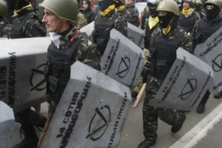 Opositores do governo em Kiev: opositores prometeram, em sinal de boa vontade, desbloquear "em parte" a rua Gruchevski, onde estão localizados o governo e o Parlamento (AFP)
