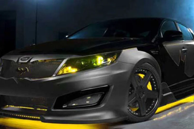 Kia Optima: este é o primeiro de oito veículos que serão especialmente customizados com referências aos heróis da Liga da Justiça (Divulgação)