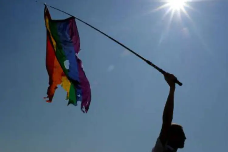 Manifestante participa da parada do Orgulho Gay em São Petersburgo (Olga Maltseva/AFP)