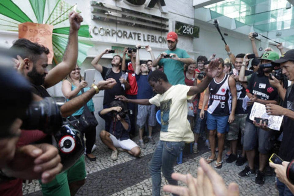 Rolezinho é passageiro, diz sociólogo