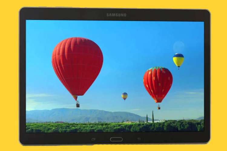 Galaxy Tab S: tablets da linha são mais finos do que os iPads (Divulgação/Samsung)