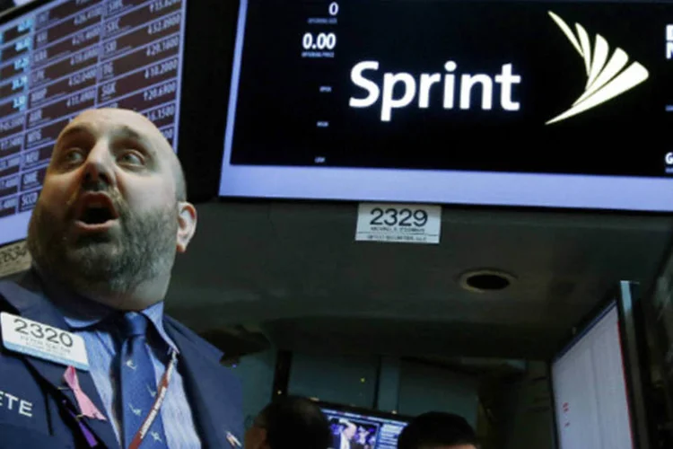 Sprint disse que adicionou 42 mil assinantes de telefonia que pagam fatura mensal (Brendan McDermid/Reuters)