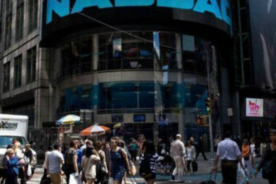 Bolsas em NY fecham em sentidos divergentes