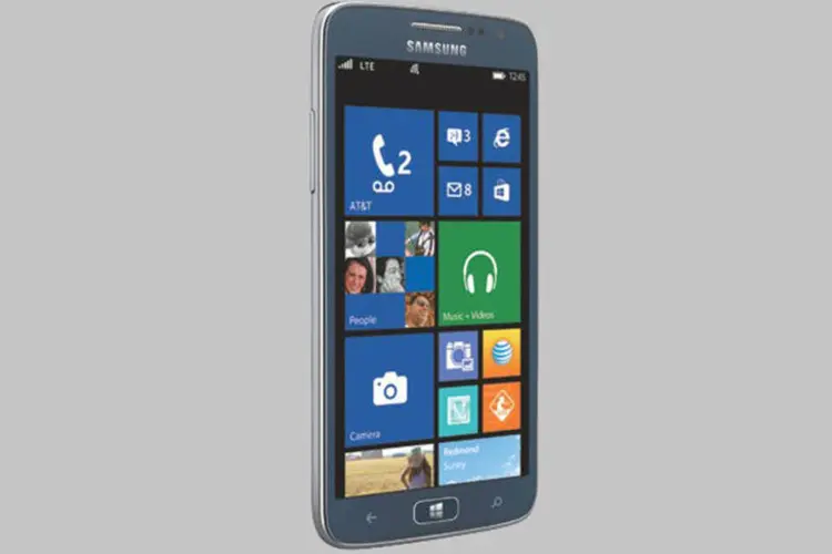 Samsung Ativ S Neo: outra medida que a Samsung toma para ter uma alternativa ao Android é o desenvolvimento do seu sistema operacional proprietário, o chamado Tizen (Divulgação/Samsung)