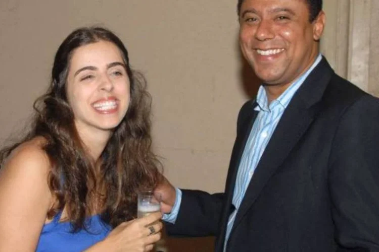 Orlando Silva e  esposa Ana Cristina: o nome é homenagem ao "cantor da multidões" (Divulgação/Contigo)