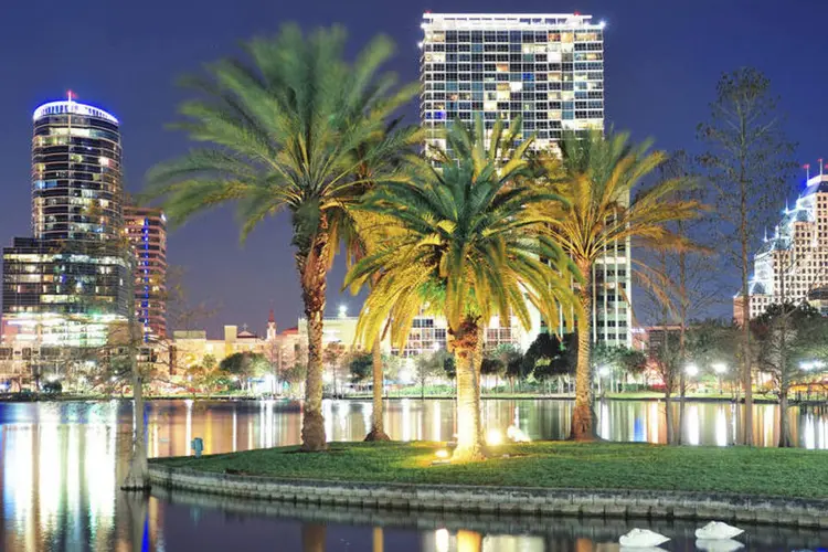 
	Vista de Orlando, na Fl&oacute;rida (EUA): Entre as principais cidades buscadas por brasileiros est&atilde;o Orlando, Miami, Nova York e Los Angeles
 (ThinkStock/Songquan Deng)