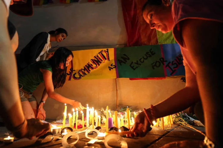 
	Massacre em Orlando: autoridades avaliar&atilde;o &quot;o que poderia ter sido feito&quot; para evitar tiroteiro
 (Dario Pignatelli/Getty Images)