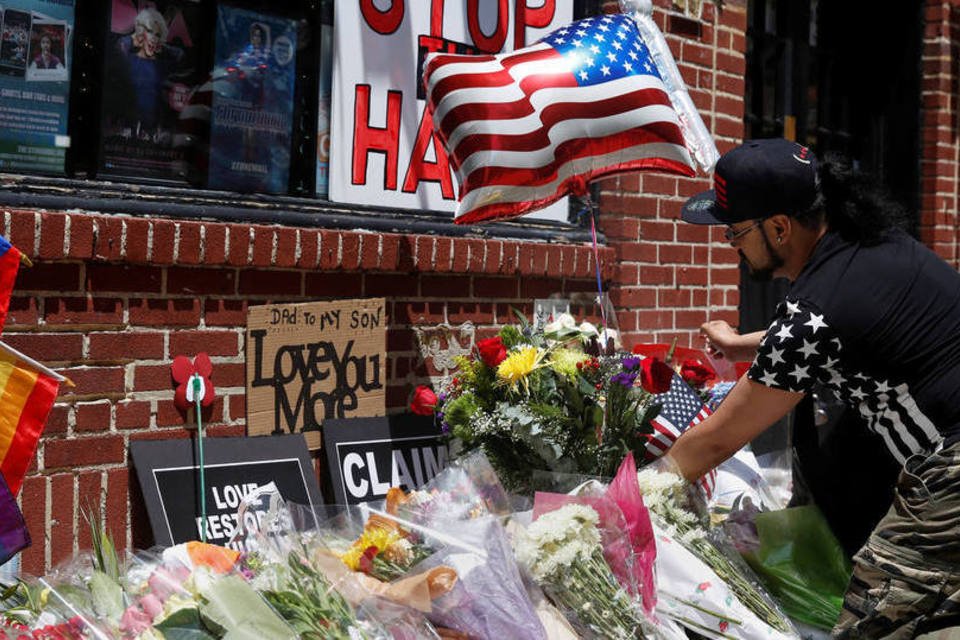 Embaixadores da ONU se reúnem em bar gay de NY após massacre