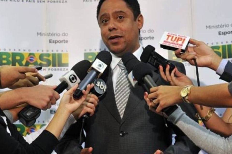 Ministro do Esporte defende 'descentralização' da Copa