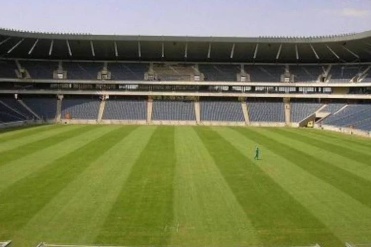 Orlando Stadium é um locais que receberá investimentos do governo africano  (.)